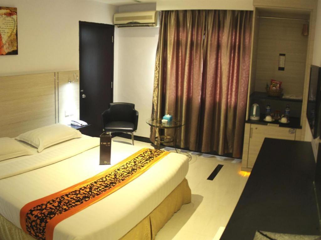89 Hotel Batam Нагоя Екстериор снимка