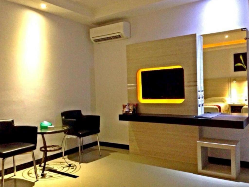 89 Hotel Batam Нагоя Екстериор снимка