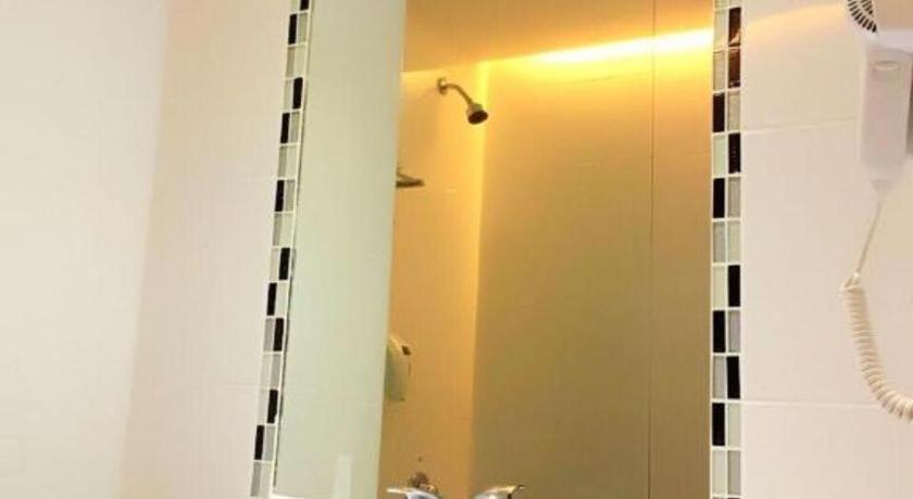 89 Hotel Batam Нагоя Екстериор снимка