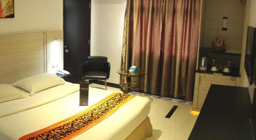 89 Hotel Batam Нагоя Екстериор снимка