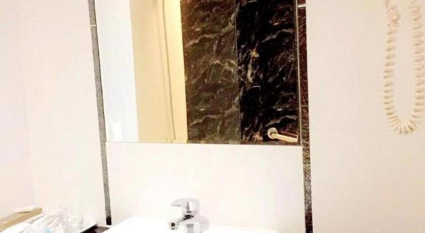 89 Hotel Batam Нагоя Екстериор снимка