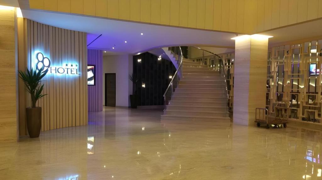89 Hotel Batam Нагоя Екстериор снимка
